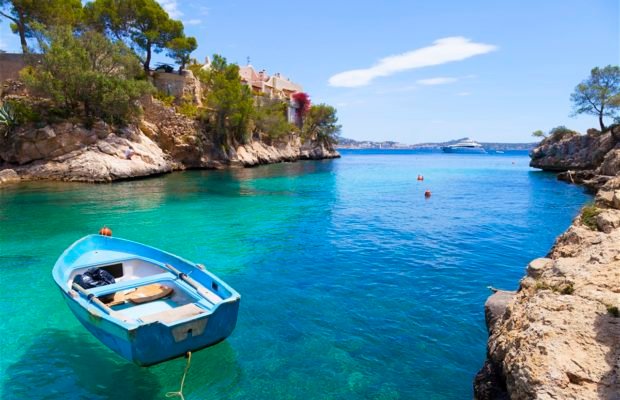 Why Is Mallorca One Of The Most Popular Family Holiday Destinations?